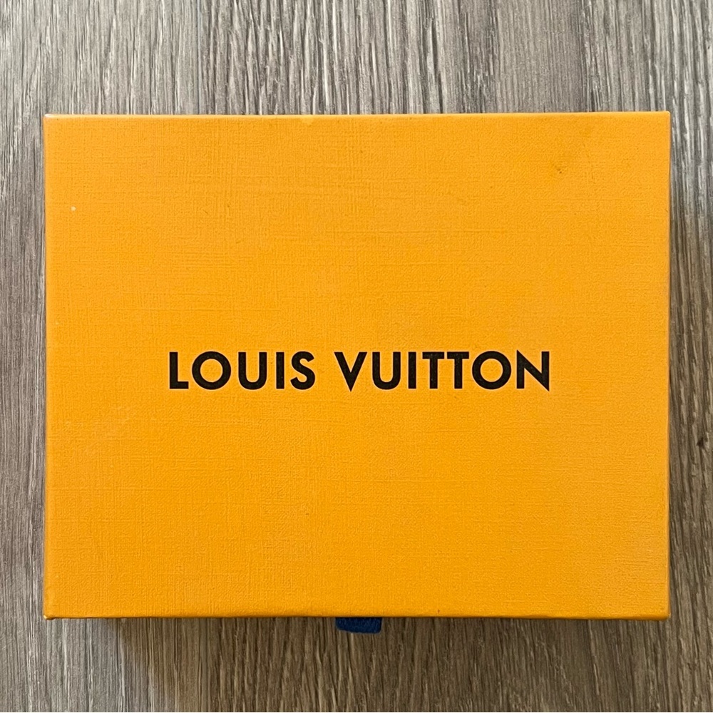 Louis Vuitton Box (BB40)